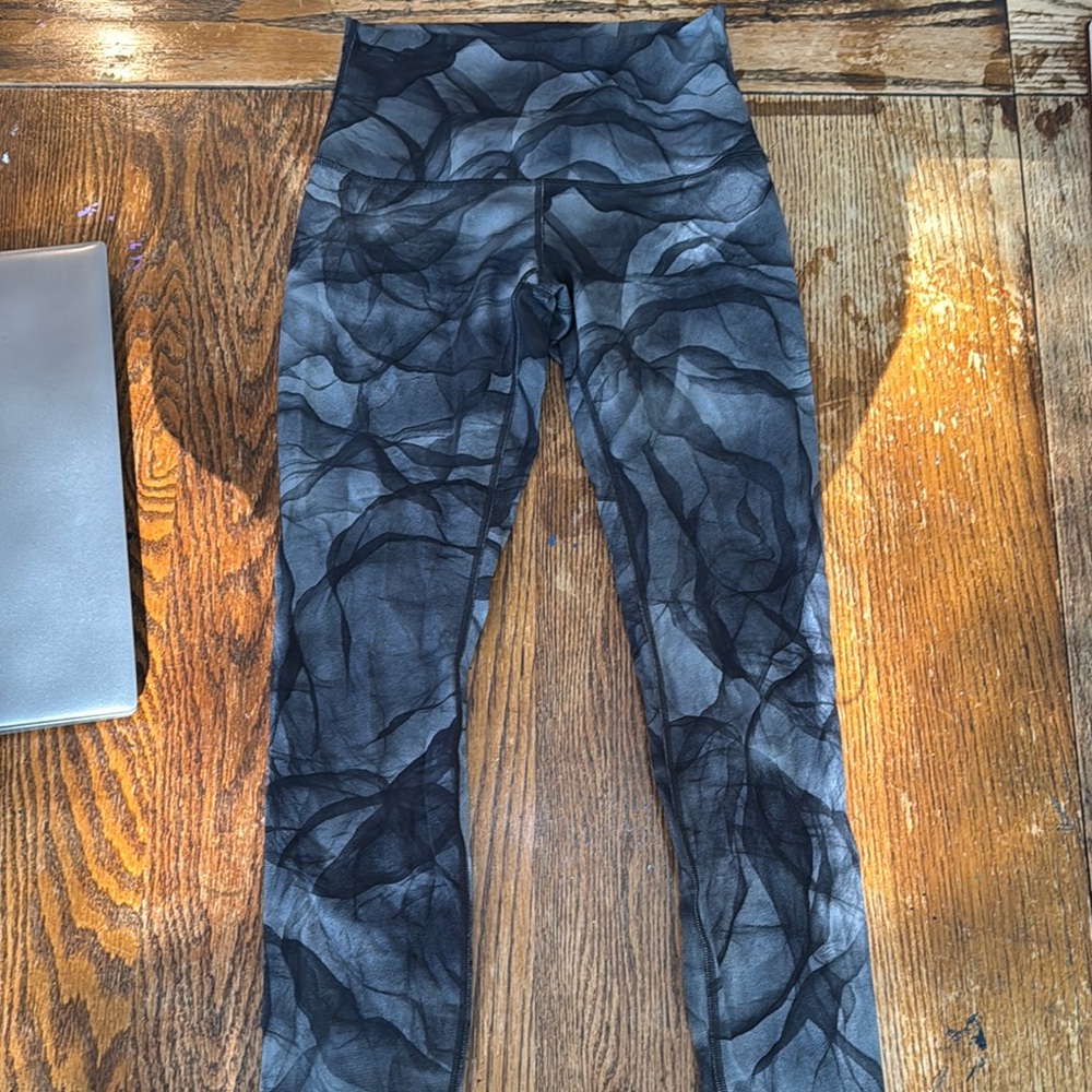 lululemon athletica Black Gray Patterned Leggings